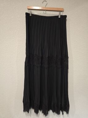 Max Studuo Specialty Black Pleated Maxi Skirt with Lace Insets
